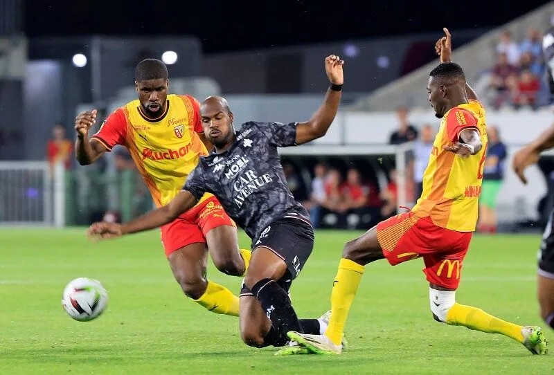 soi-keo-metz-vs-rc-lens-1h-30-10-1