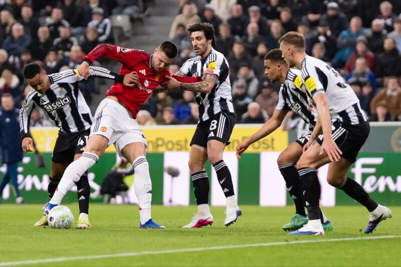 Sesko gây thất vọng ở trận Newcastle vs Man United
